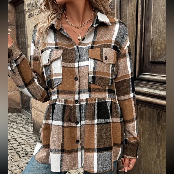 PLAID FIT AND FLARE HEM BUTTON UP JACKET NIP - Picture 4 of 5